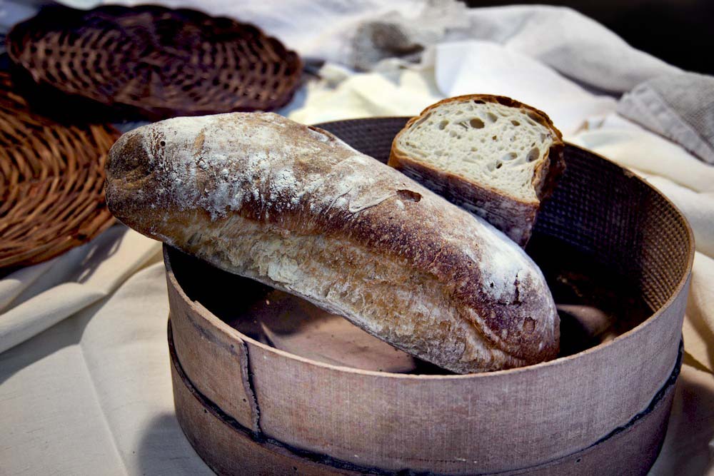 Teramo, trovano una lametta dentro il pane pizza - Teramo - Il Centro